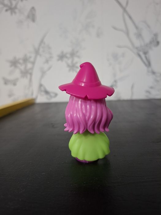 laleczka Magic Witchy Surprises