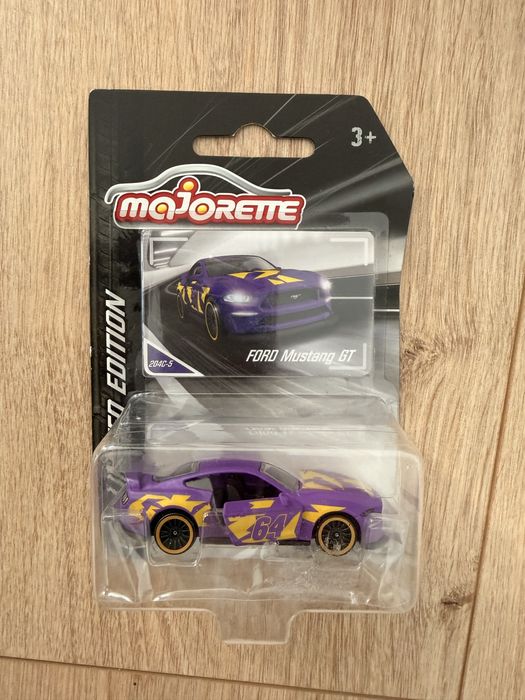 Ford mustang gt rysorak majorette nowy