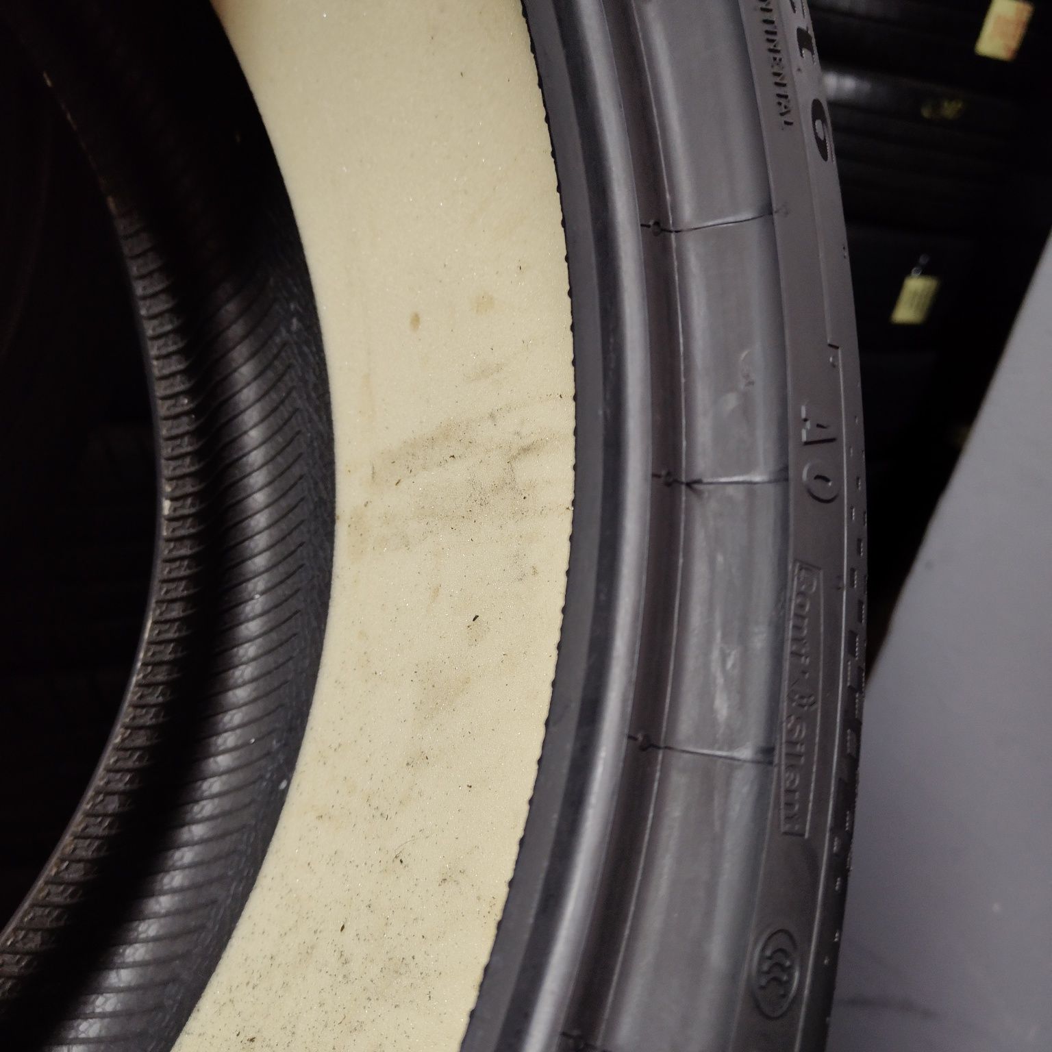 275/30/20 XL Sprzedam parę opon letnich Continental