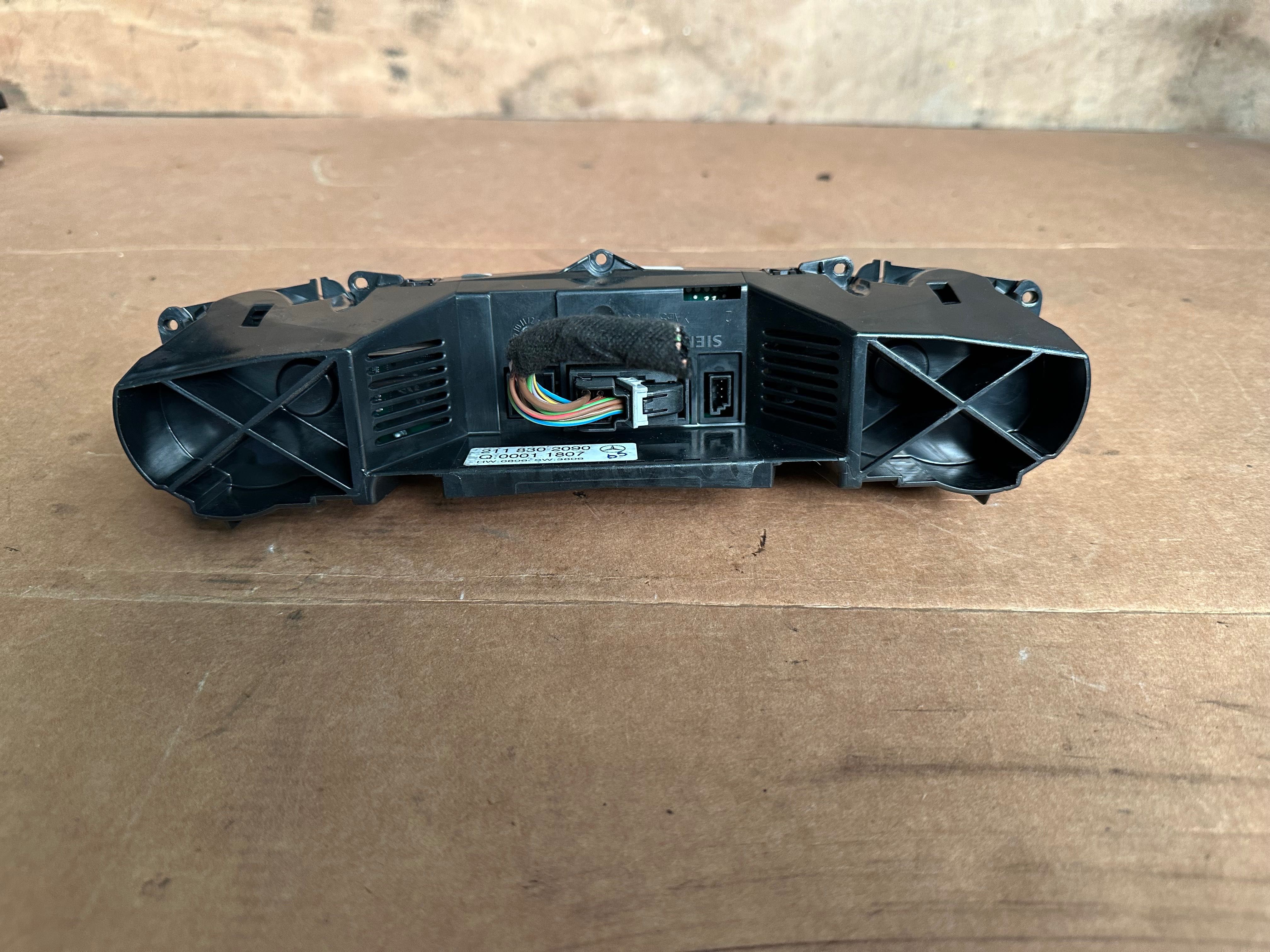 Climatronic Mercedes W211 E220 E250  A 211.83. 2090