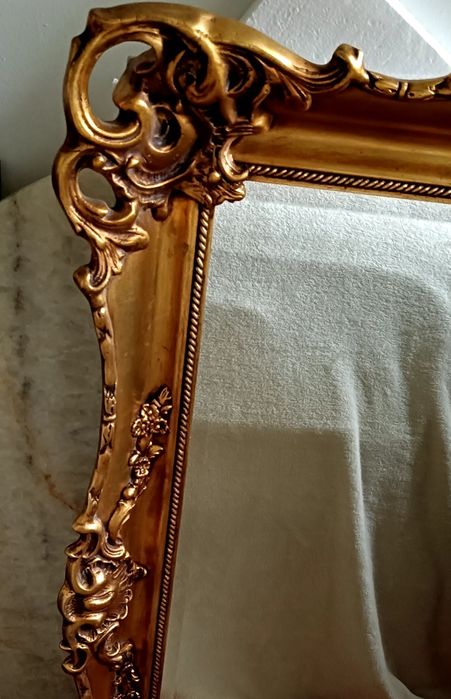 Lustro w złotej ramie Glamour