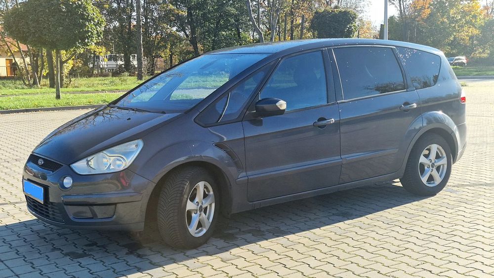 Ford S-Max Ford S-MAX w świetnym stanie (jak na 18-latka) do taniej naprawy