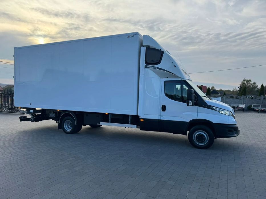 Iveco 72C18 Daily  Stan jak Nowy kontener -Winda -2x sypialna