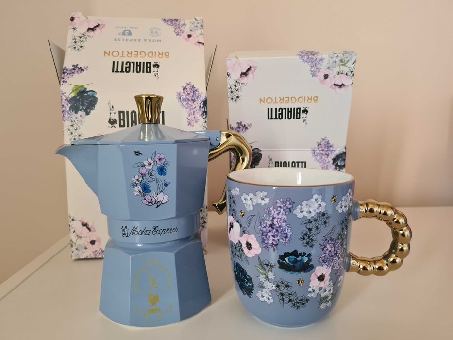 Zestaw kawowy Bialetti x Bridgerton kawiarka i kubek limitowana edycja