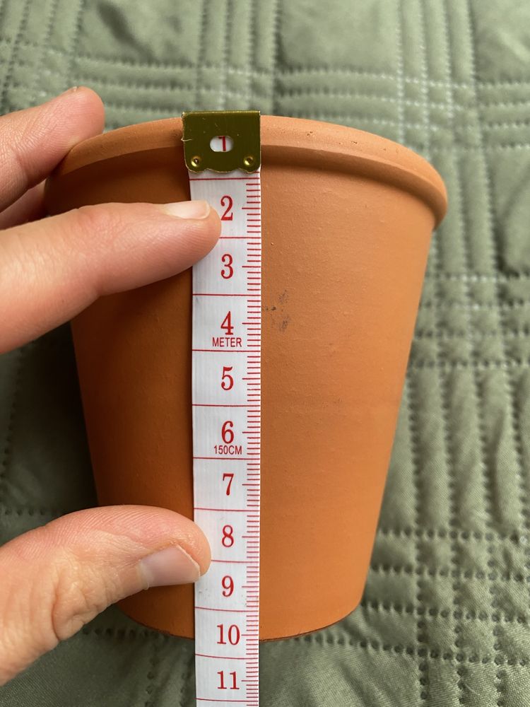 Malutka ceramiczna oslonka z terakoty