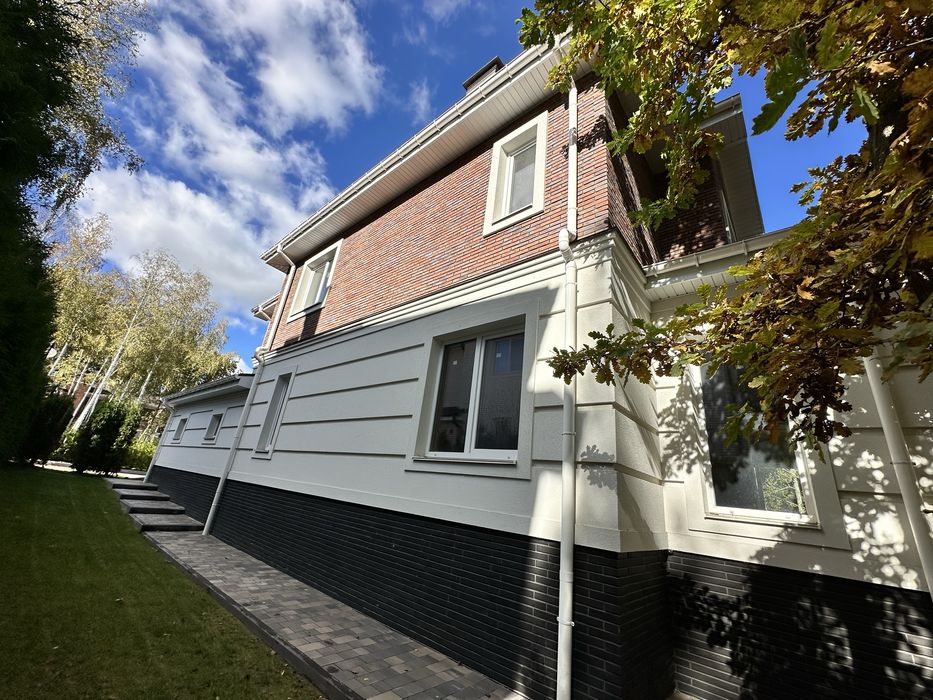 Продаж готового будинку 412 м2 під ремонт у КМ Green Hills (Київ 10км)