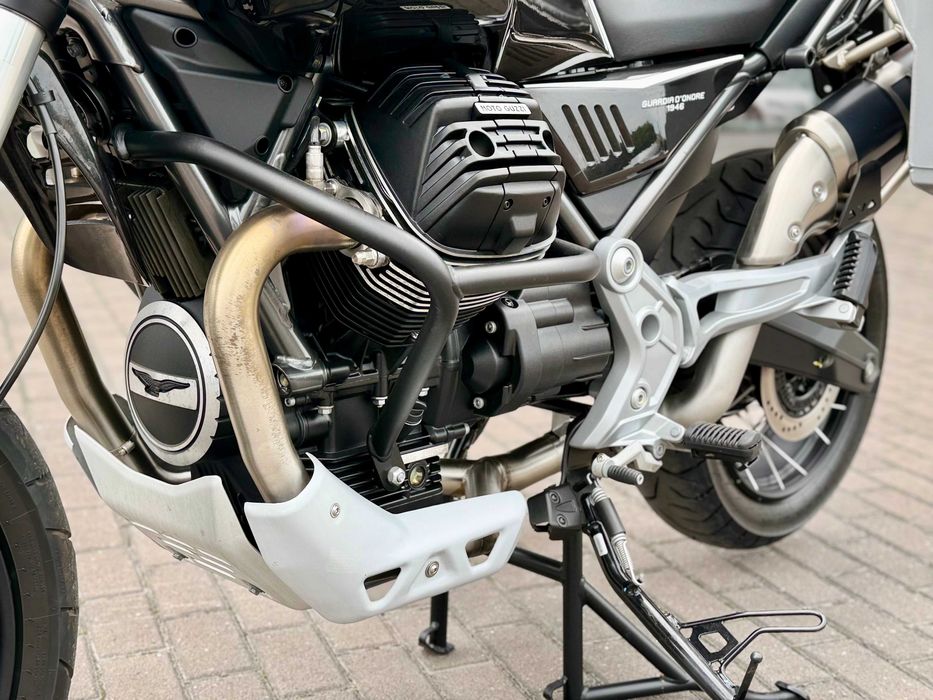 Moto Guzzi V85TT 2023 - Мотосалон.