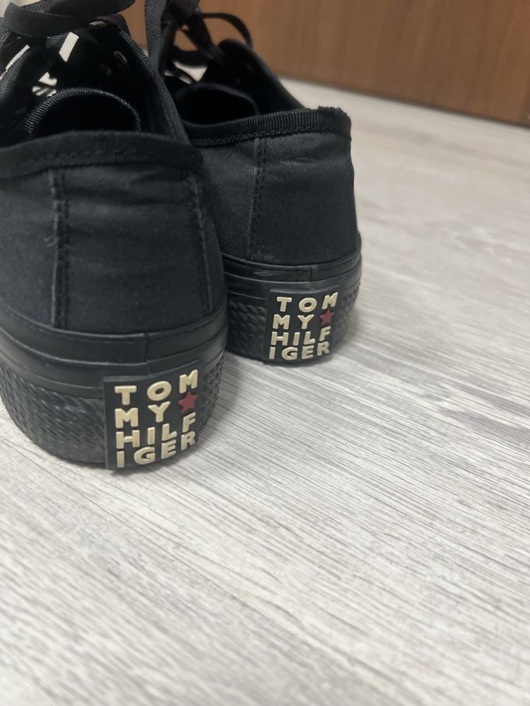 Tommy Hilfiger trampki rozmiar 40