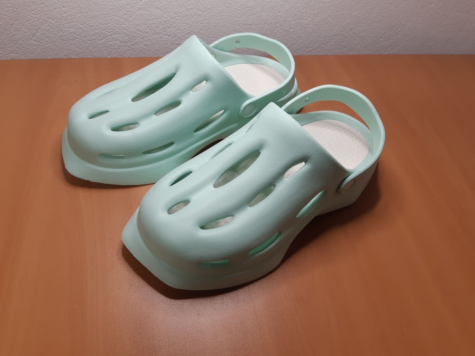 chodaki r. 42/43 NOWE buty ogrodowe sandały plażowe