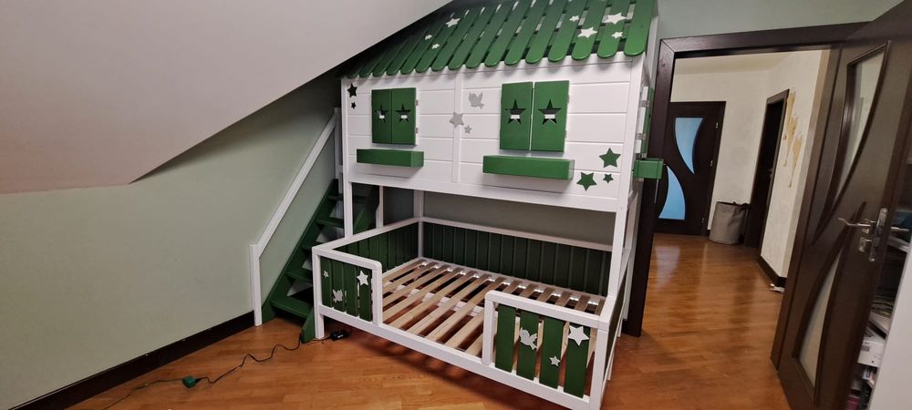 Łóżko piętrowe domek dla dzieci RATY LED