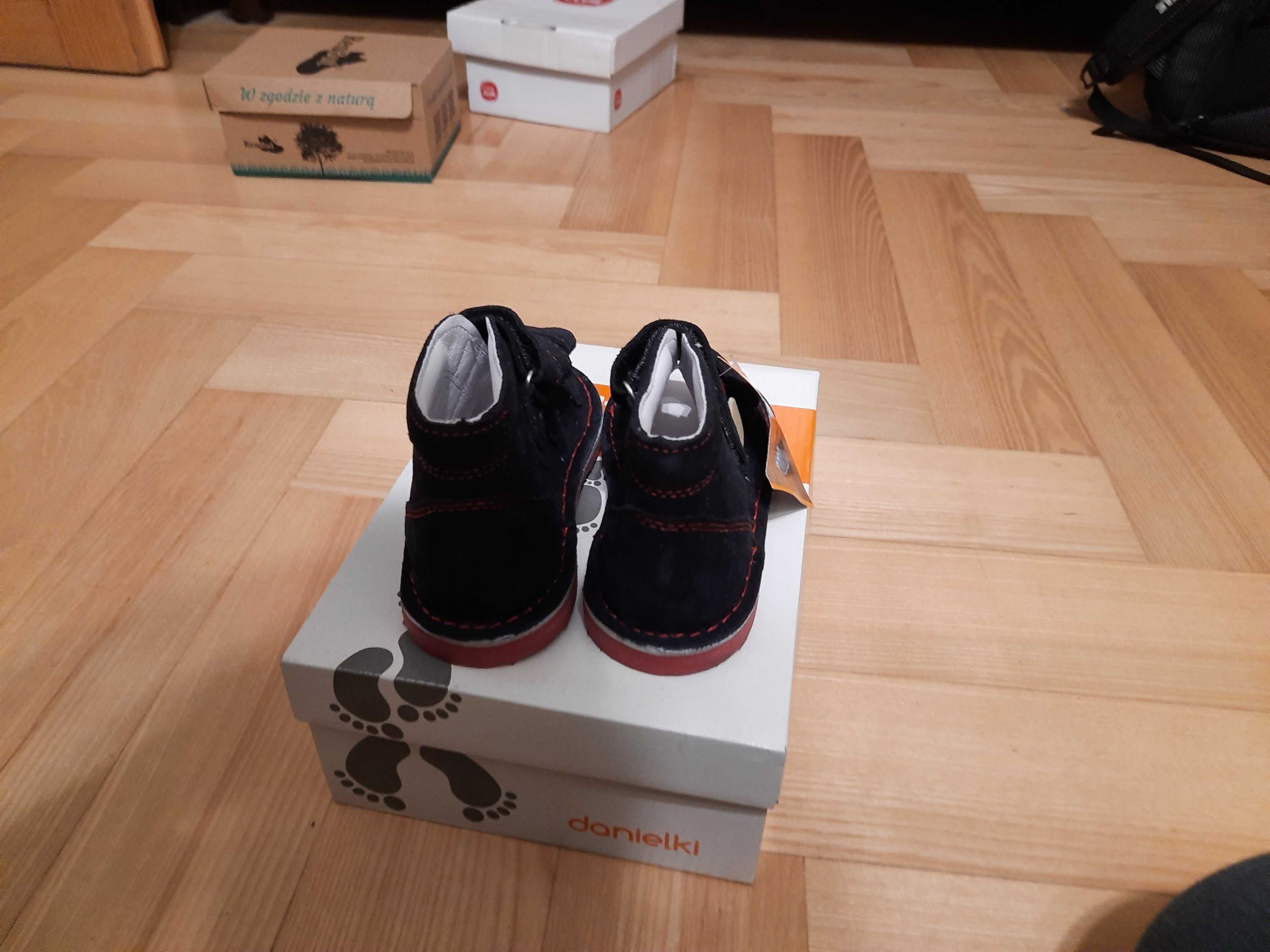 Nowe Danielki rozmiar 24