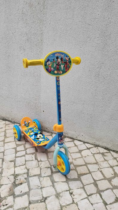 Trotinete de 3 rodas Mickey Mouse