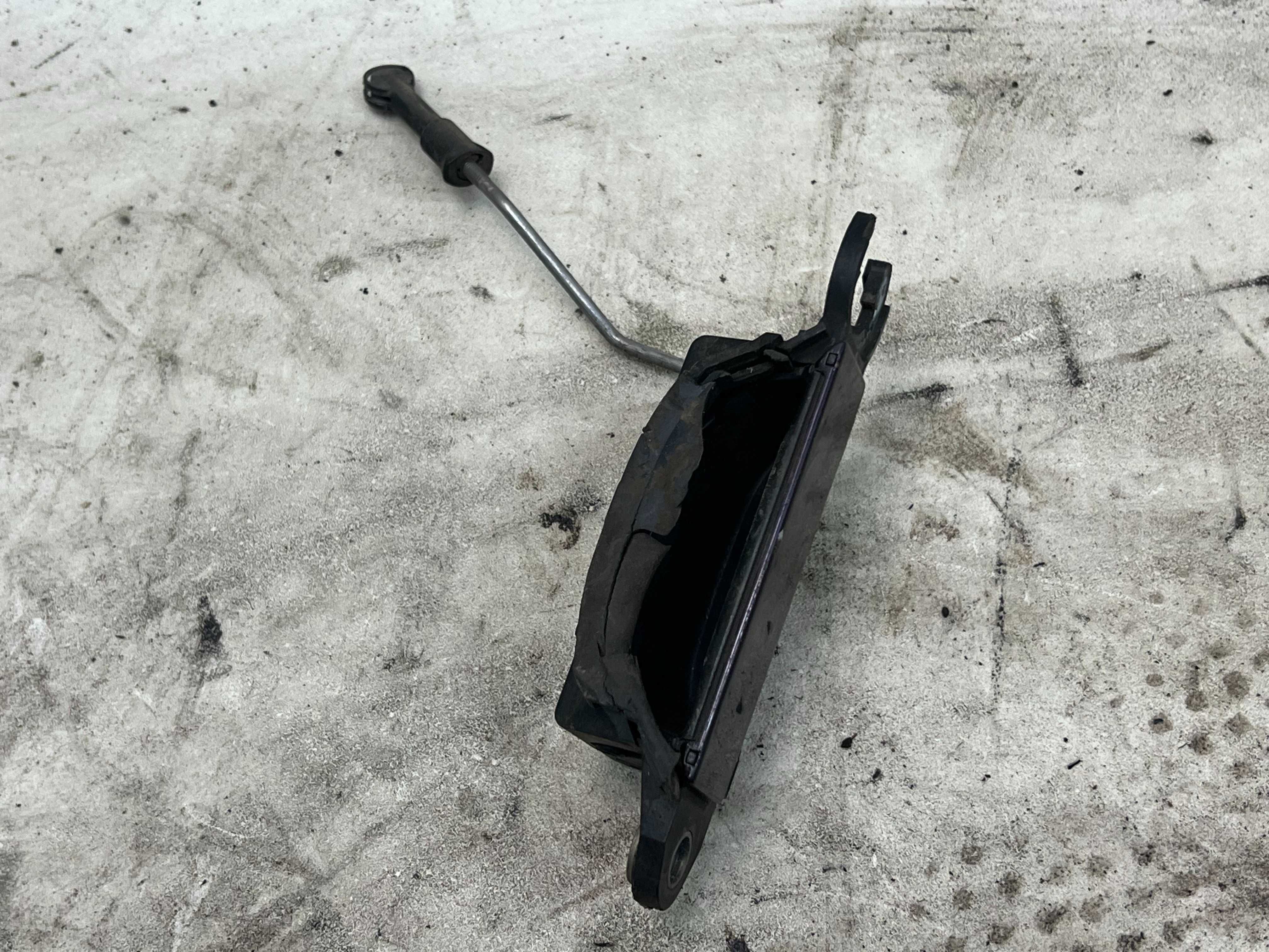 Audi A4 B5 A6 C4 A3 8L 80 B4 100 C4 Klamka Prawa Przednia Prawy Przód