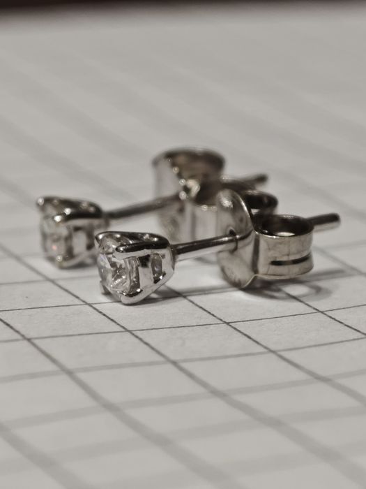 Золоті сережки з діамантами 0.2 ct, 750 проба.