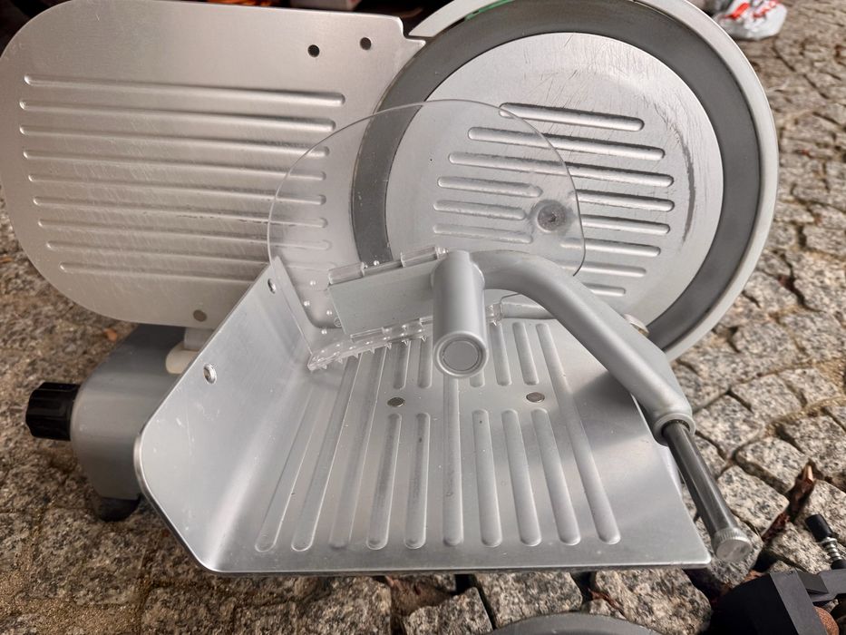 Krajalnica do miesa, wedlin i serów  Beckers 250 dwa noże teflonowe