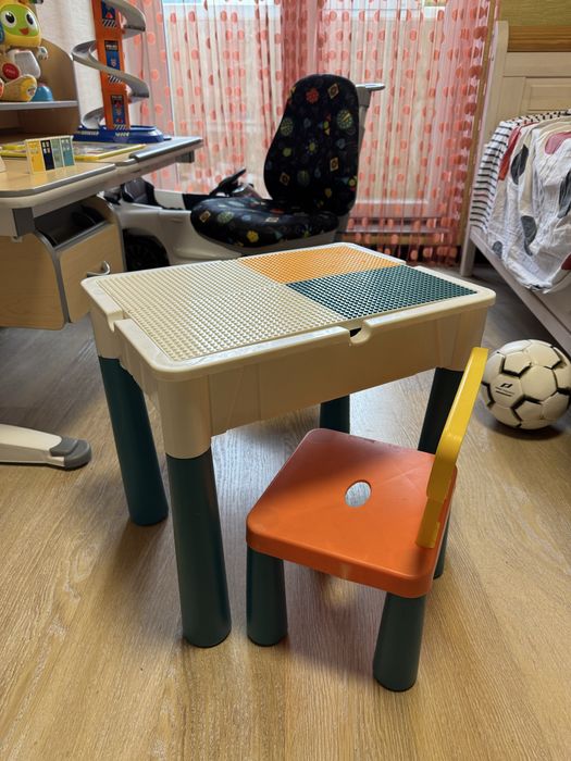 Столик дитячий для розвитку та ігор