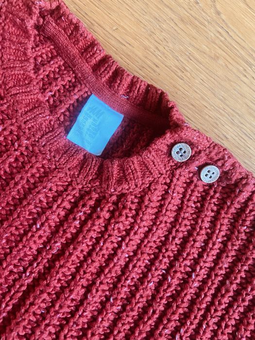 Czerwony sweter rozmiar 80/12m