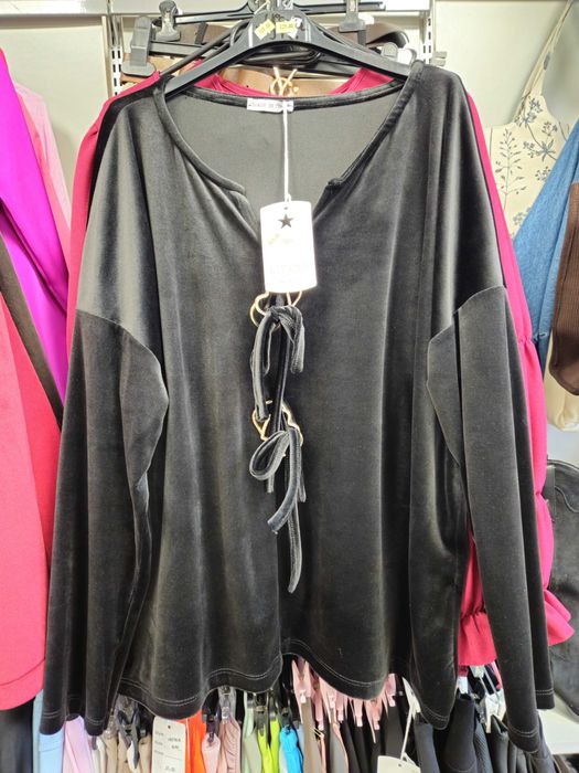 Czarna welurowa bluzka Livans Italy r. Uni !!!