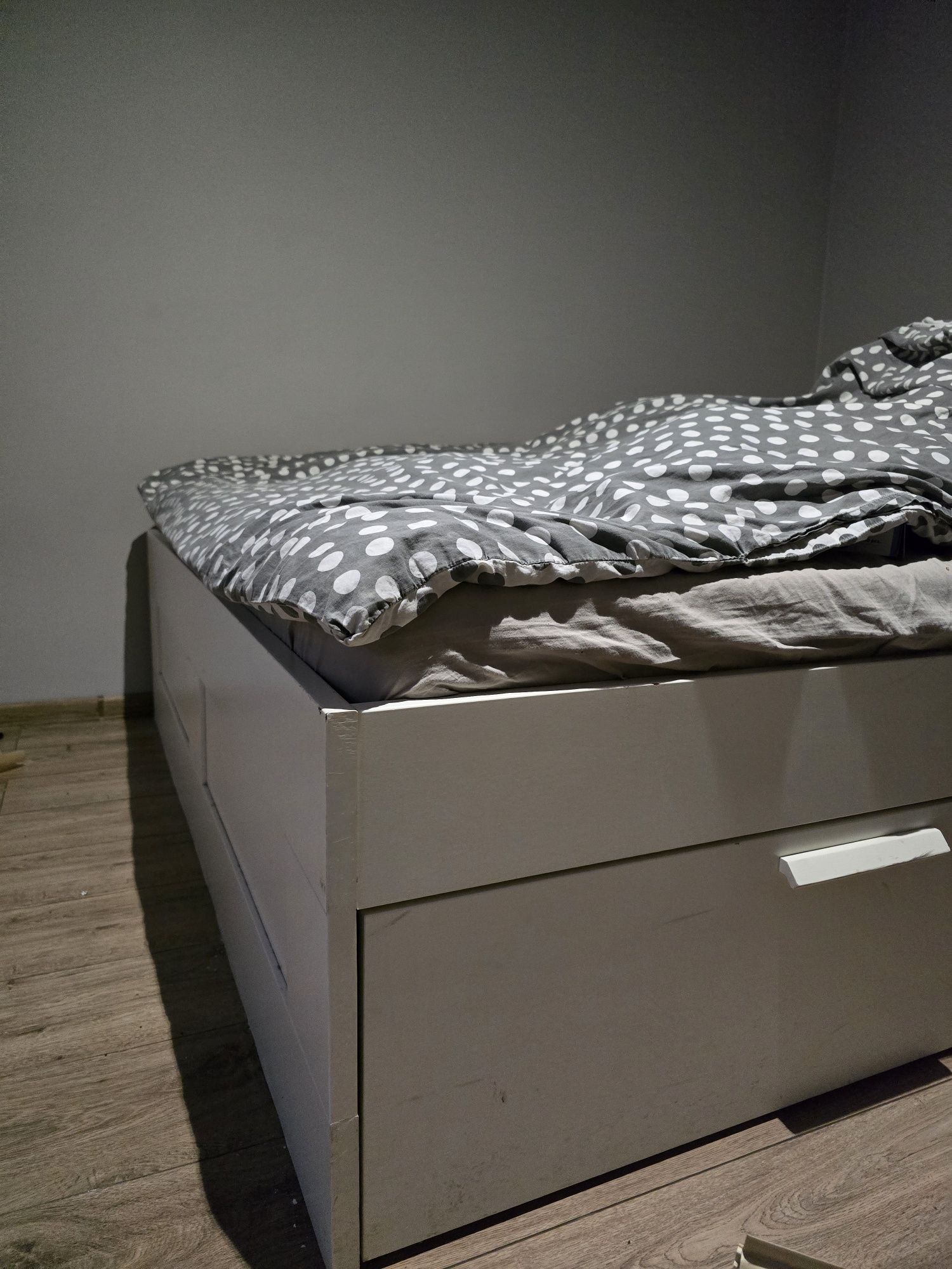 Łóżko do sypialni IKEA