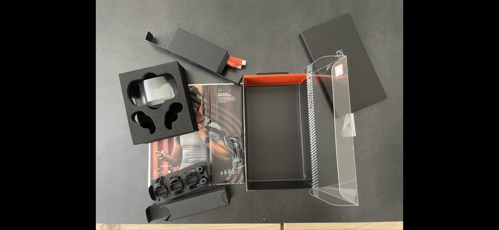 Pudełko do sluchawek JBL Reflect Flow Pro