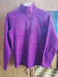 Roupa. Casaco polar roxo. Quechua