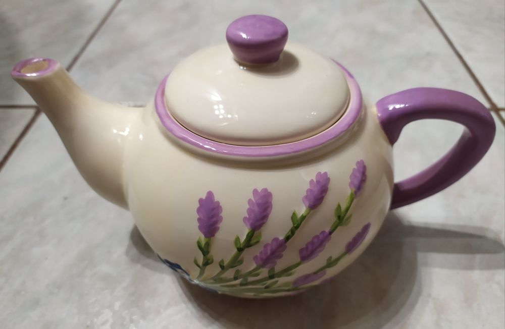 Різний посуд. Глечик, заварник, ваза, рюмки