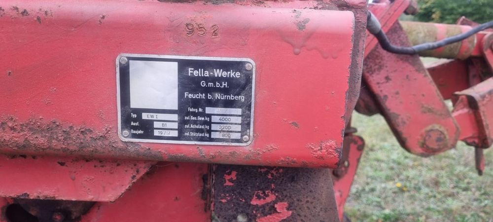 Przyczepa samozbierająca fella" do kiszonki bądź kukurydzy"