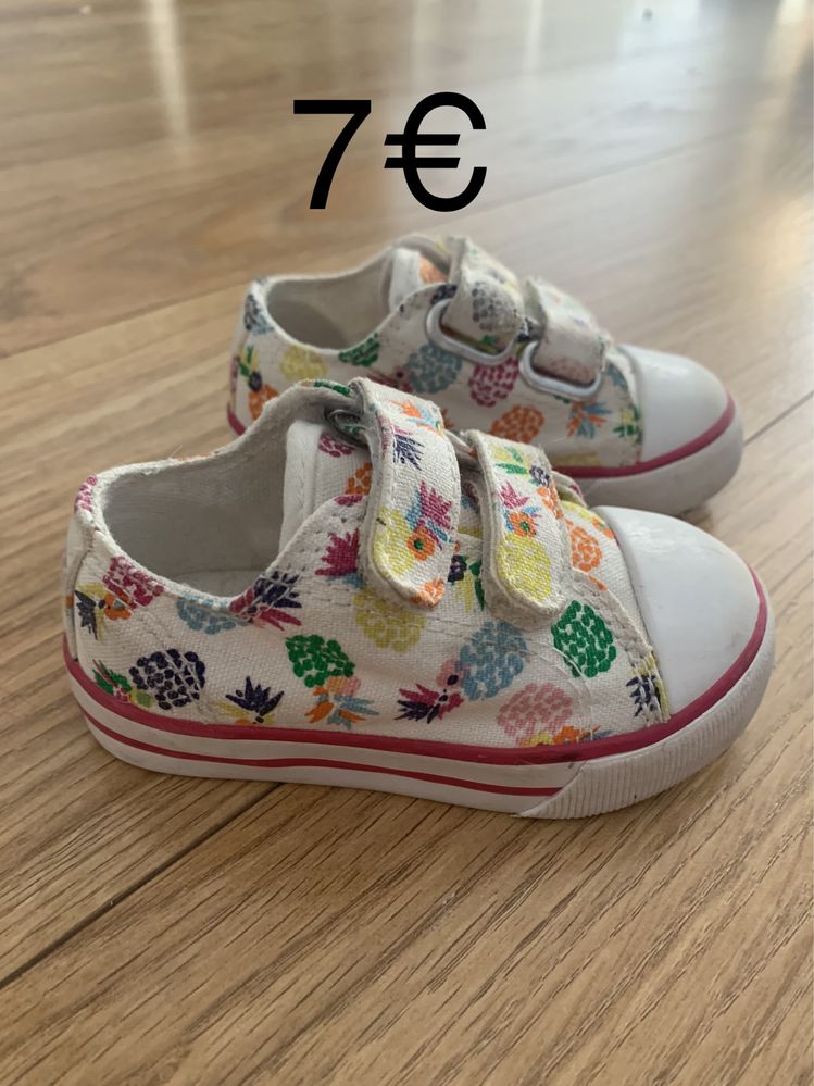 Sapatos para bebé tamanho 19 e 20. Baby’s shoes size 19 and 20