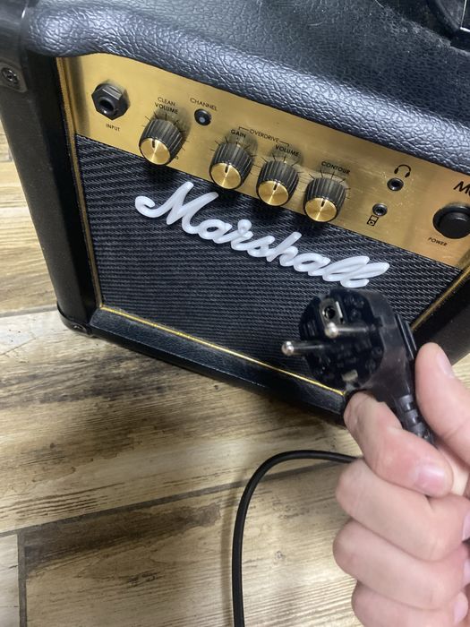 Комбоусилитель Marshall, не работает