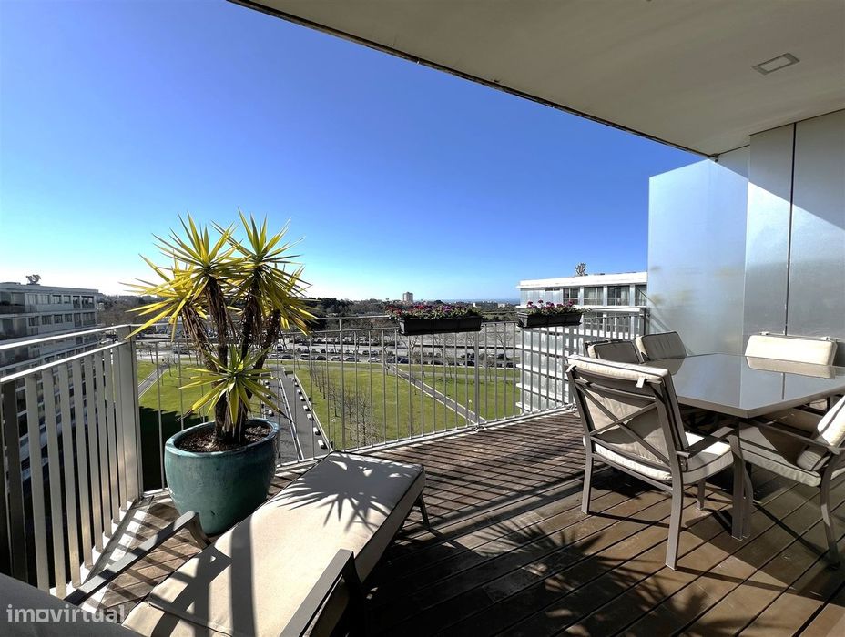 T4+1 Matosinhos Sul em condomínio com piscina