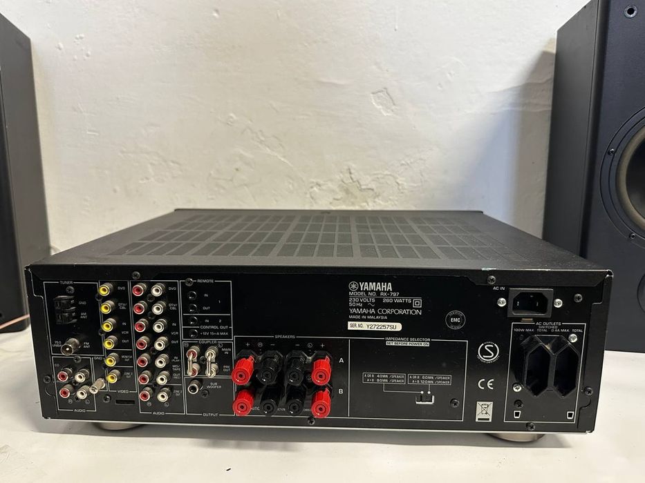 Amplituner stereo Yamaha RX-797, 2*120 Watt, CD Direct AMP