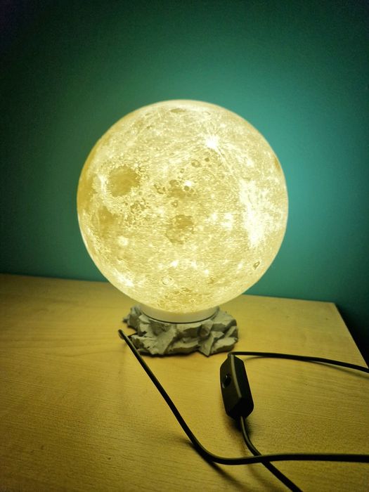 Nowa lampa w kształcie księżyca kosmos na usb