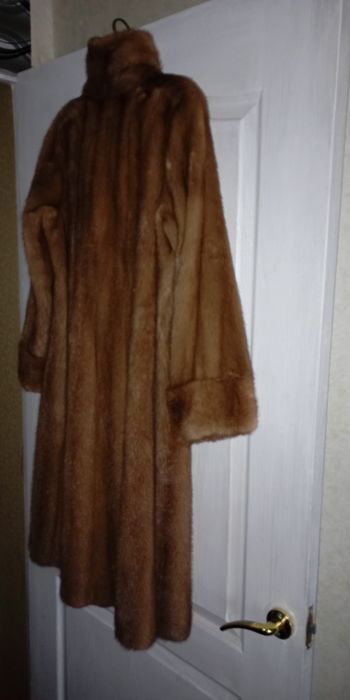Продається шуба натуральна норкова 7000
