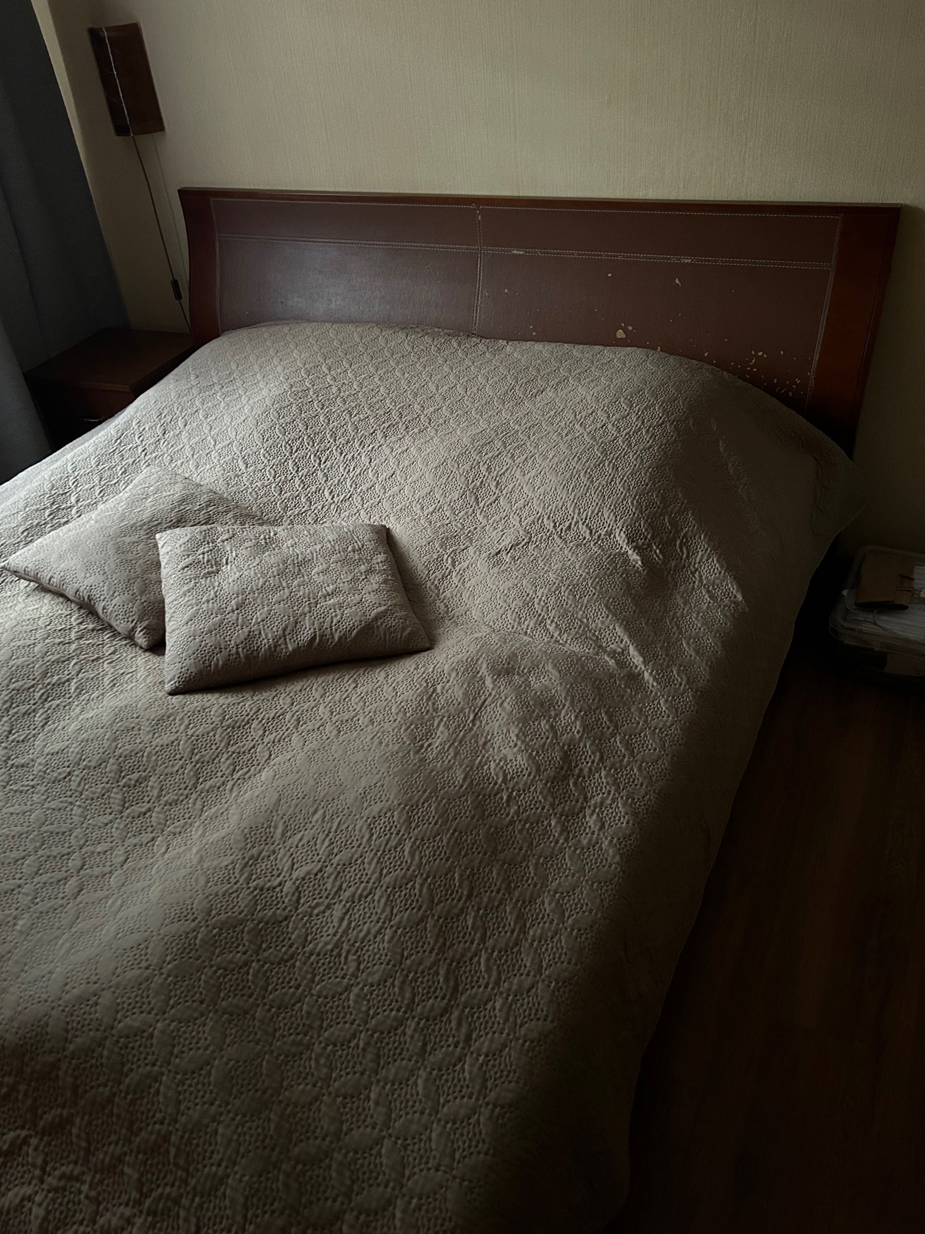 Łóżko 180x200 z materacem HILDING