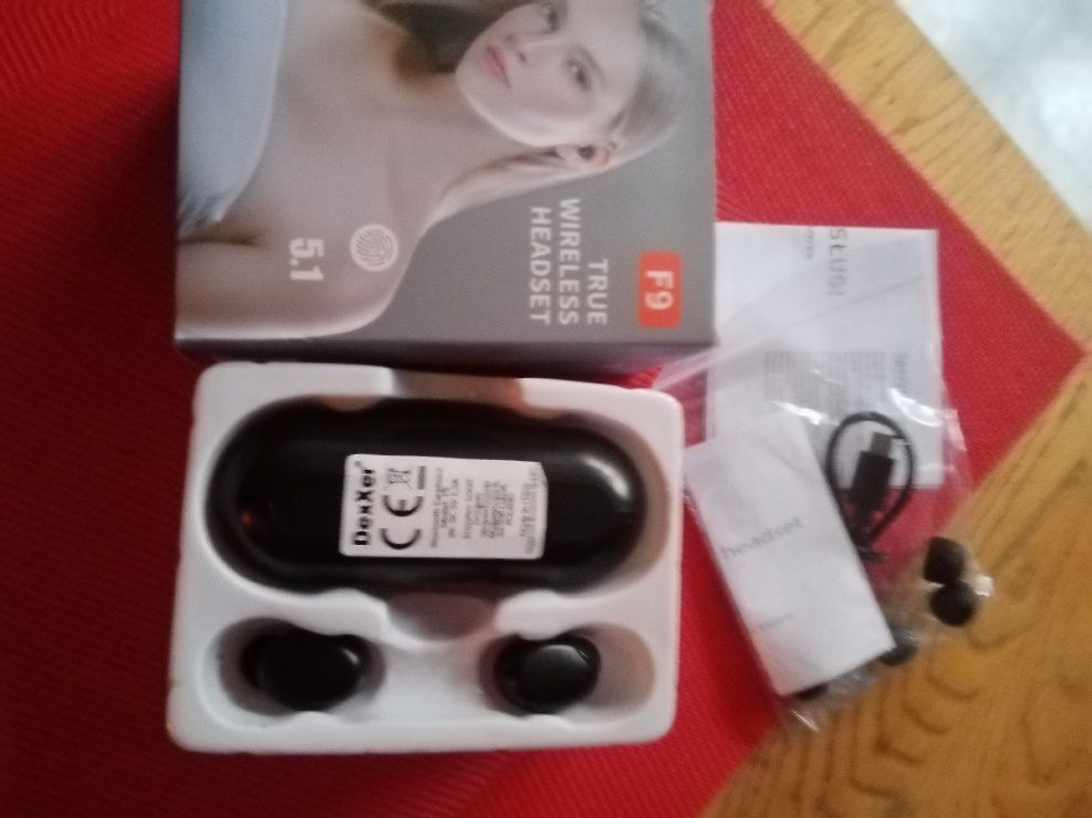NOWE. Słuchawki bezprzewodowe  powerbank nowe  BT