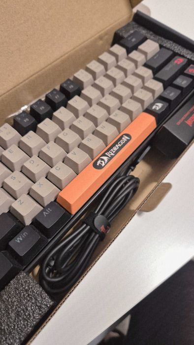 Klawiatura Redragon Dragonic PRO wired/2.4G/BT mechaniczna