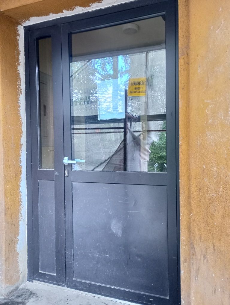Drzwi aluminiowe dwuskrzydłowe