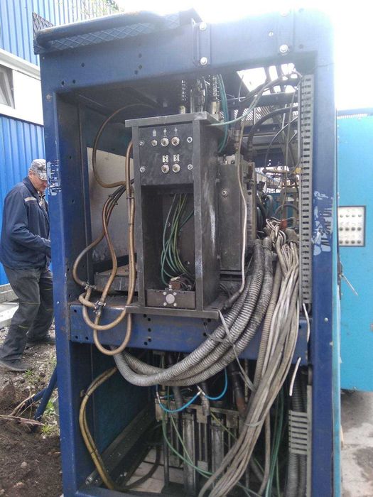 Продам выдувную машину Dynaplast