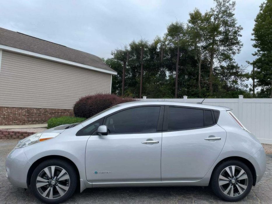 Nissan LEAF SL      2015