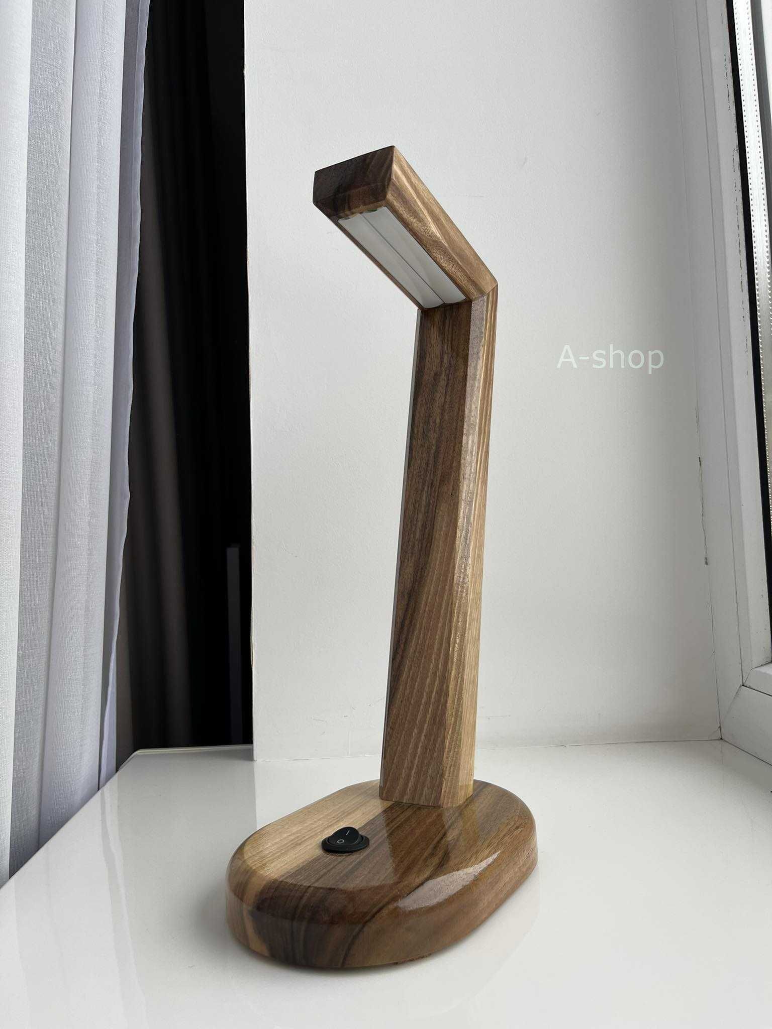 Лампа настільна дерев'яна "Г-форма"