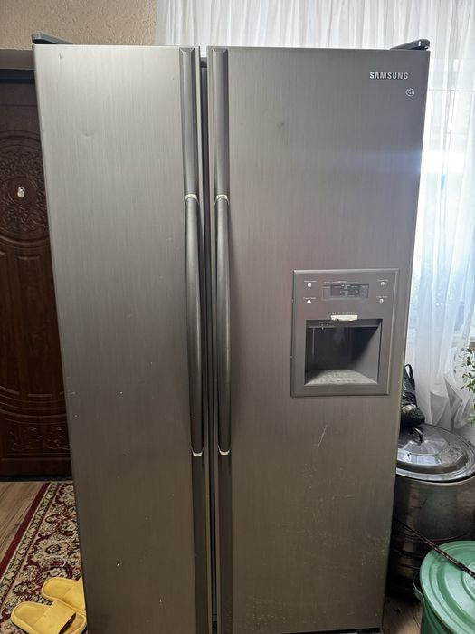 Холодильник дводверний samsung