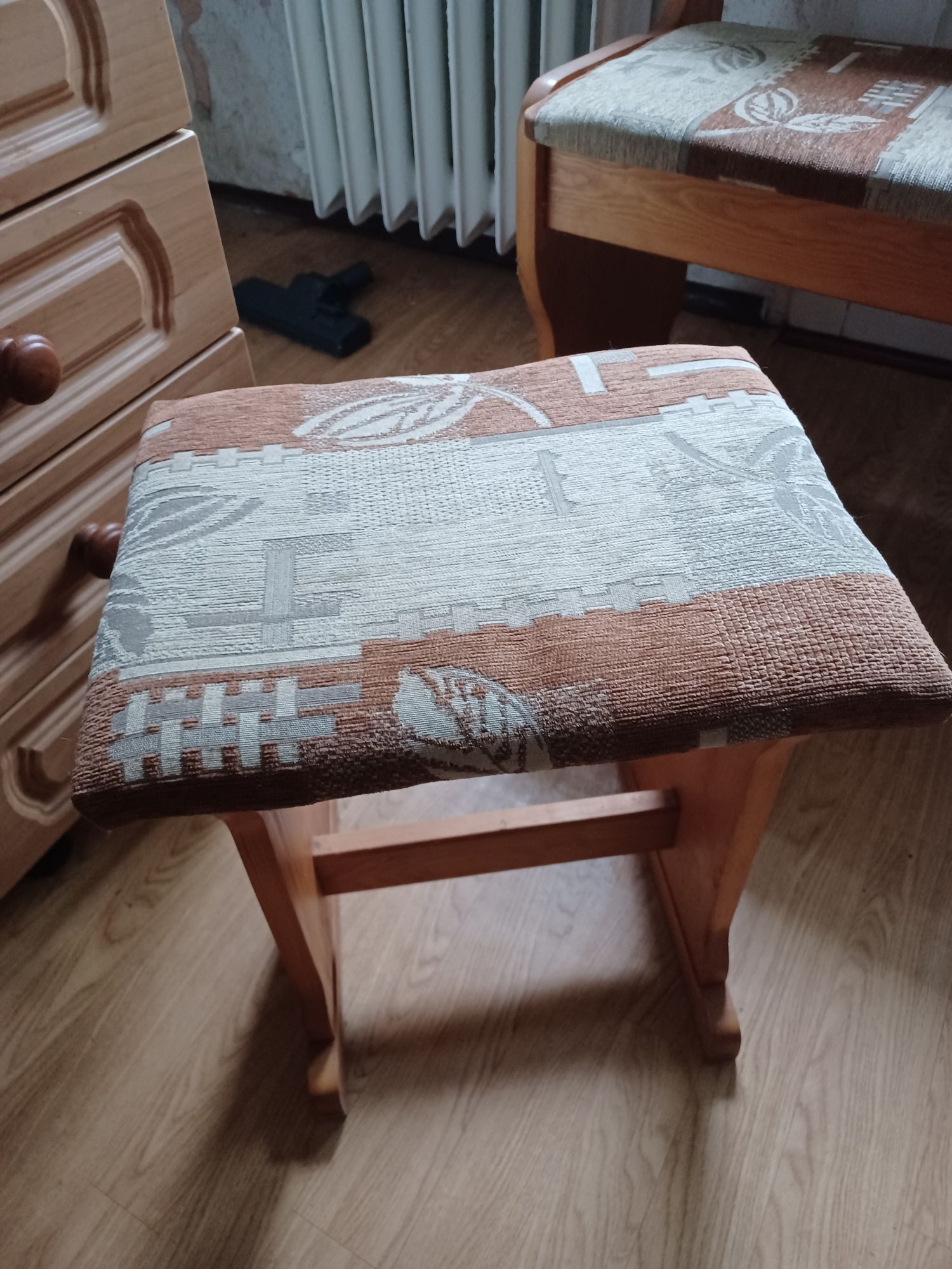 Komplet ław wraz ze stołkiem do kuchni