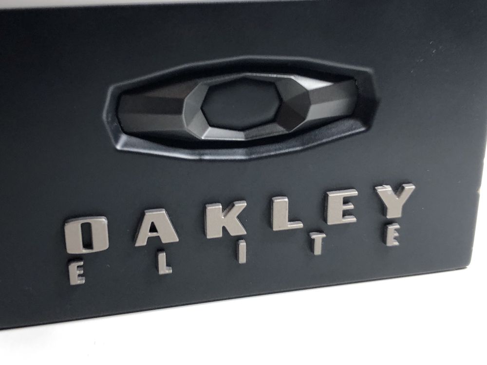 Oakley elite store display винтаж