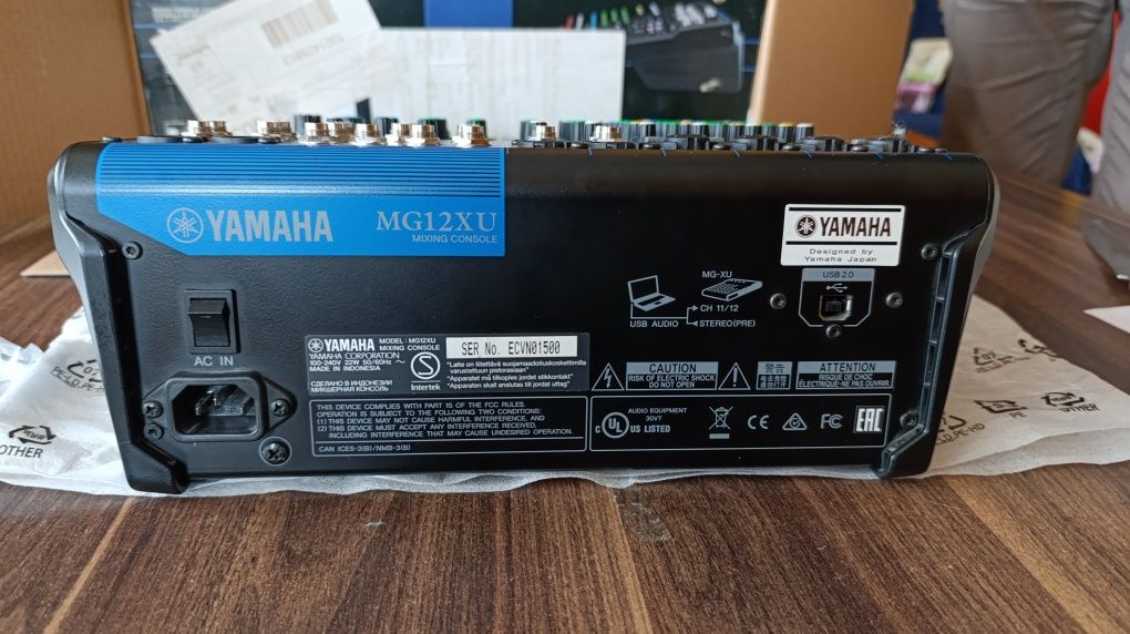 MG12XU Yamaha mixer