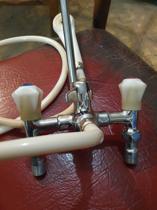 Змішувач настінний з душом (латуний) в-во Суми (Україна)