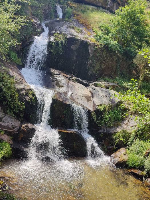 Propriedade 3ha com, 2 Ruínas e Quedas de Água em Fiais da Beira