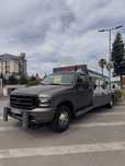 Ford F350 super duty pode ser usado com transporte de carros .