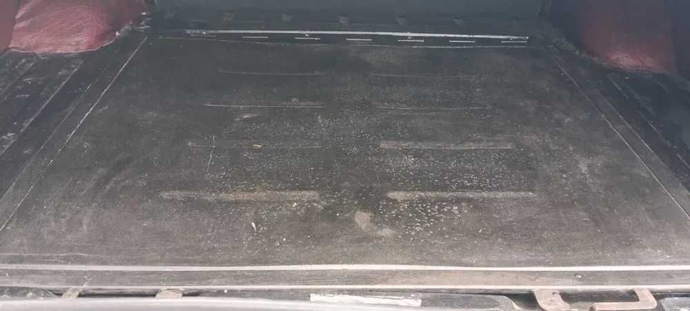 Крышка внутреннего багажника с  защёлками на Москвич 21251  ИЖ Комби.