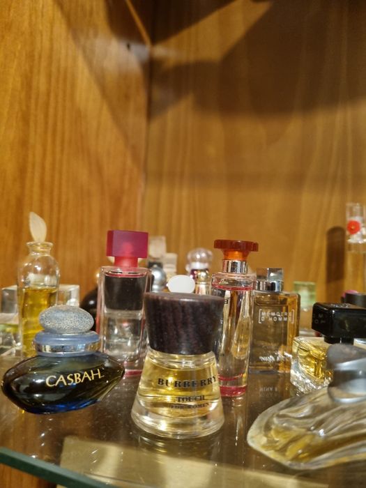 Coleção de perfumes miniatura