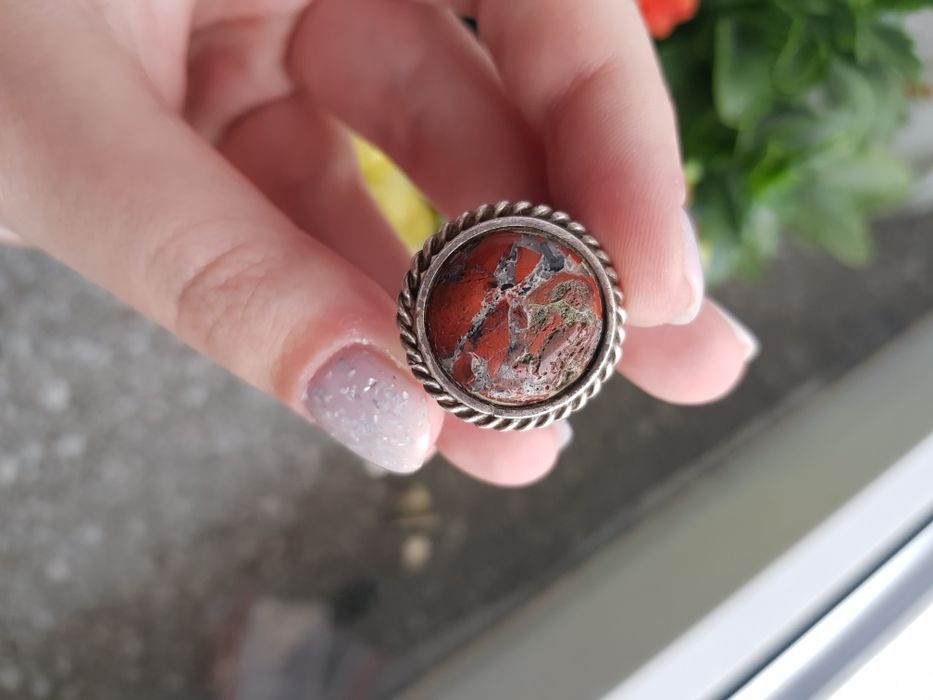 Pierścionek jaspis metalowiec kamień naturalny
